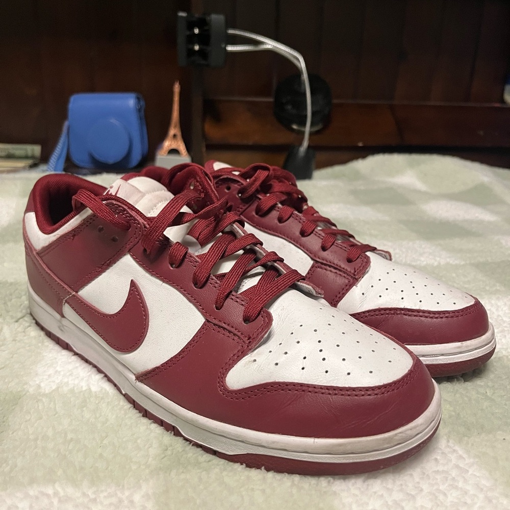red nike dunks. (size 11)